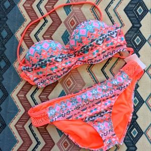 Trillium L Bikini NWT